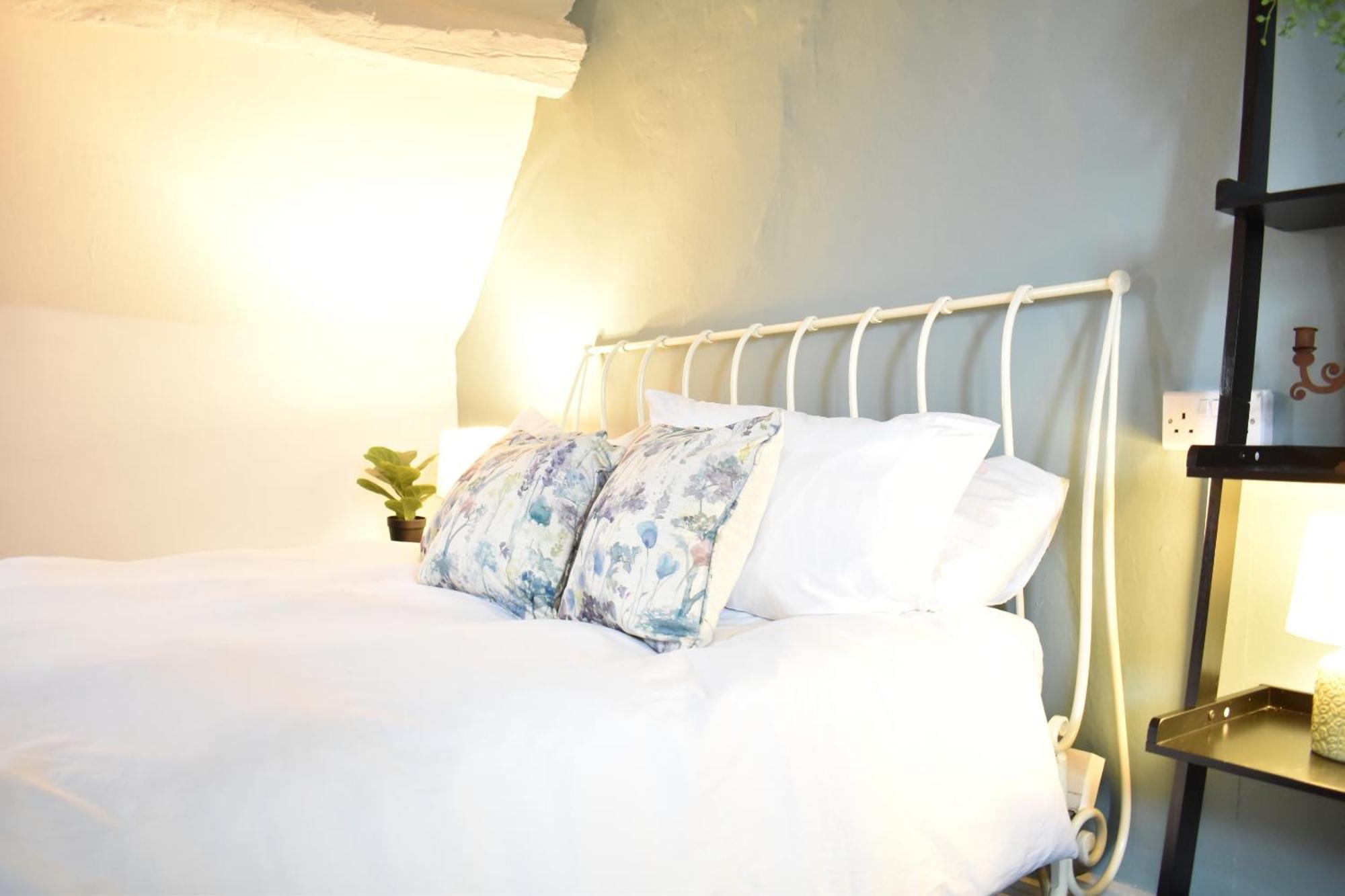 Chestnut Bed And Breakfast Bourton-on-the-Water Ngoại thất bức ảnh