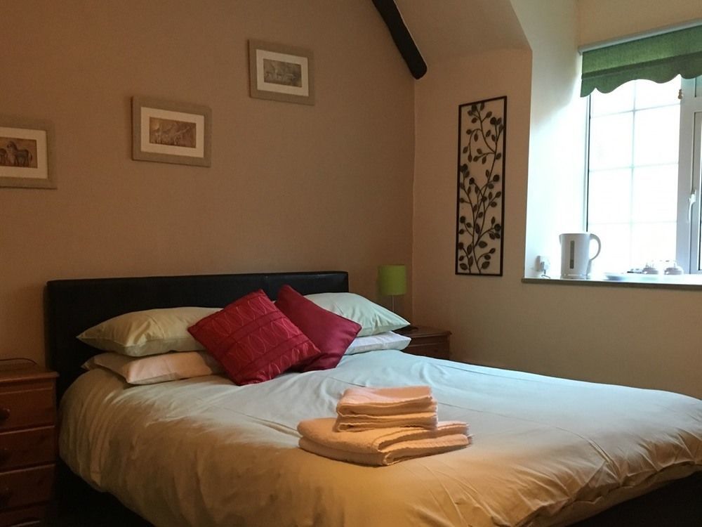 Chestnut Bed And Breakfast Bourton-on-the-Water Ngoại thất bức ảnh